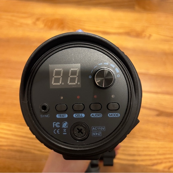 Neewer N-300W Photography Strobe - Picture 4 of 6